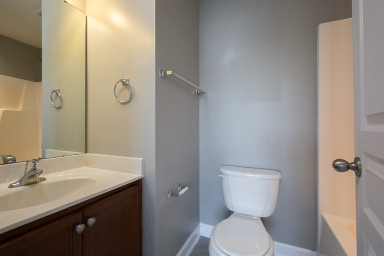 Photo 14 of 19 - 8016 Sycamore Hill Ln, Raleigh, NC 27612