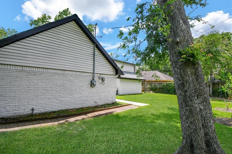 Photo 46 of 49 - 5402 Rutherglenn Dr, Houston, TX 77096