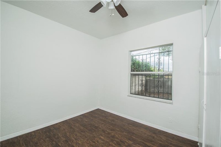 Photo 8 of 12 - 2721 W Chestnut St, Tampa, FL 33607