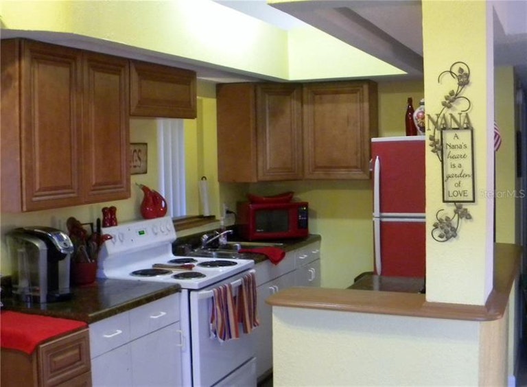 Photo 7 of 13 - 4426 Rossmore Dr, Orlando, FL 32810