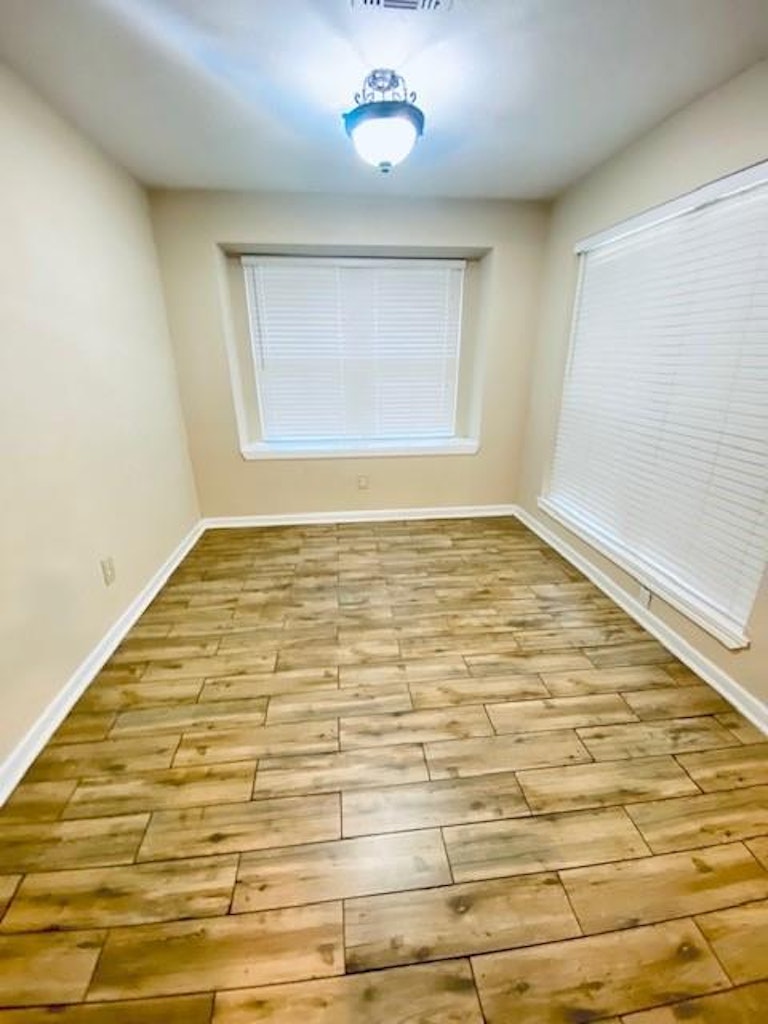 Photo 18 of 36 - 6126 Nancet Dr, Houston, TX 77041