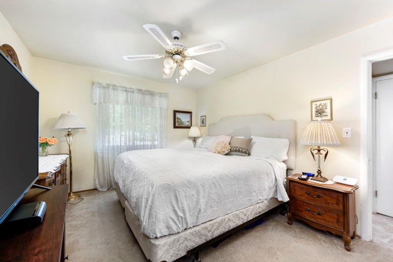 Photo 17 of 31 - 3359 Becerra Way, Sacramento, CA 95821