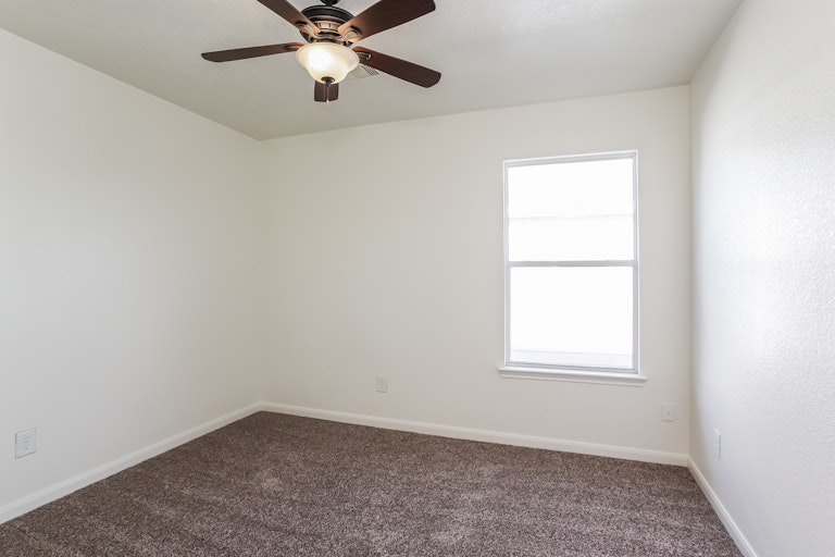 Photo 22 of 28 - 16611 Burnell Oaks Ln, Houston, TX 77090