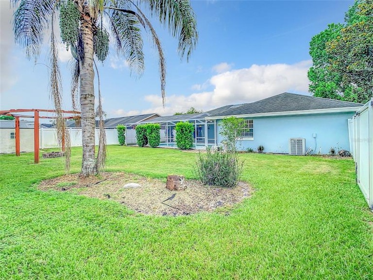 Photo 30 of 41 - 6923 Ashbury Dr, Lakeland, FL 33809