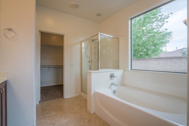 Photo 21 of 32 - 15637 W Yucatan Dr, Surprise, AZ 85379