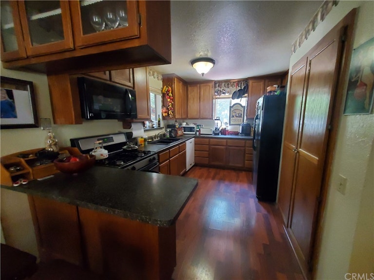Photo 5 of 33 - 24937 Faulhorn Dr, Crestline, CA 92325