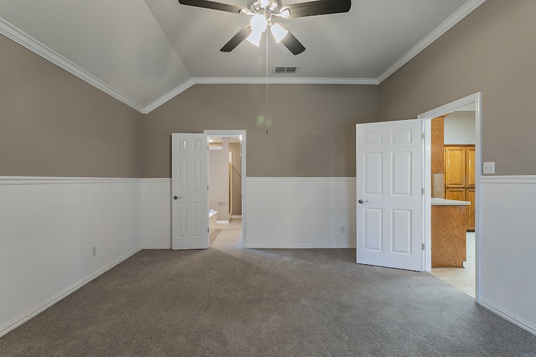 Photo 25 of 28 - 124 Hummingbird Ln, Justin, TX 76247