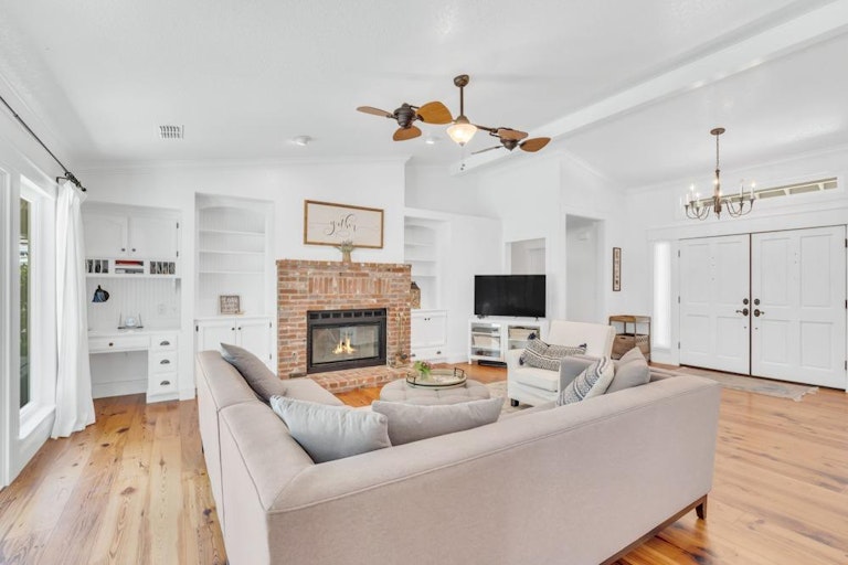 Photo 9 of 44 - 9245 Laguna Lake Way, Elk Grove, CA 95758