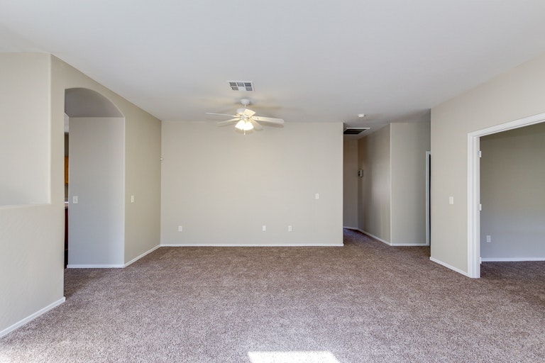 Photo 7 of 17 - 2506 W Hawks Eye Ave, Apache Junction, AZ 85120