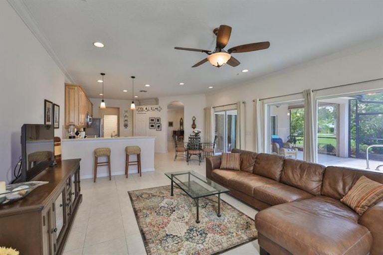 Photo 36 of 50 - 801 Seminole Sky Dr, Ruskin, FL 33570