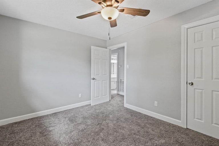 Photo 30 of 36 - 214 Andorra Ln, Houston, TX 77015