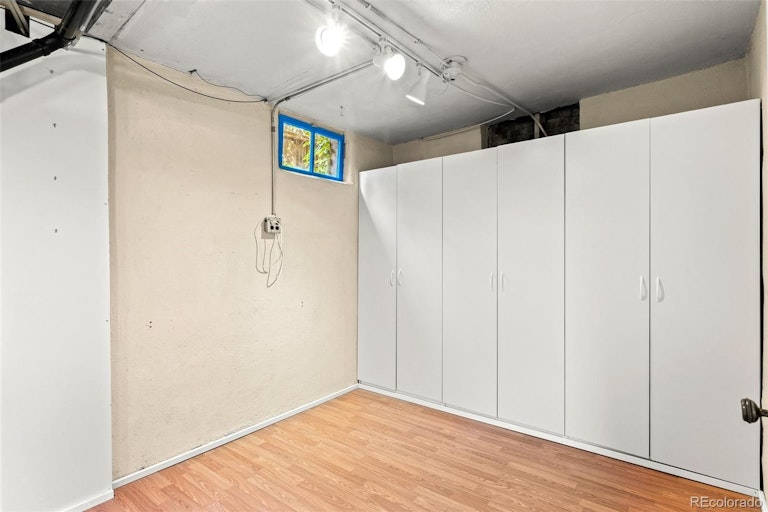 Photo 22 of 33 - 674 Jackson St, Denver, CO 80206