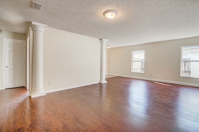 Photo 3 of 25 - 1130 Kempton Chase Pkwy, Orlando, FL 32837
