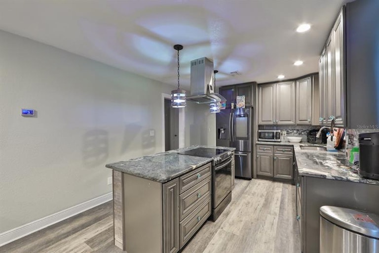 Photo 9 of 25 - 1138 Belleair Rd, Clearwater, FL 33756