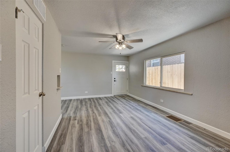 Photo 5 of 20 - 3127 N Elizabeth St, Denver, CO 80205