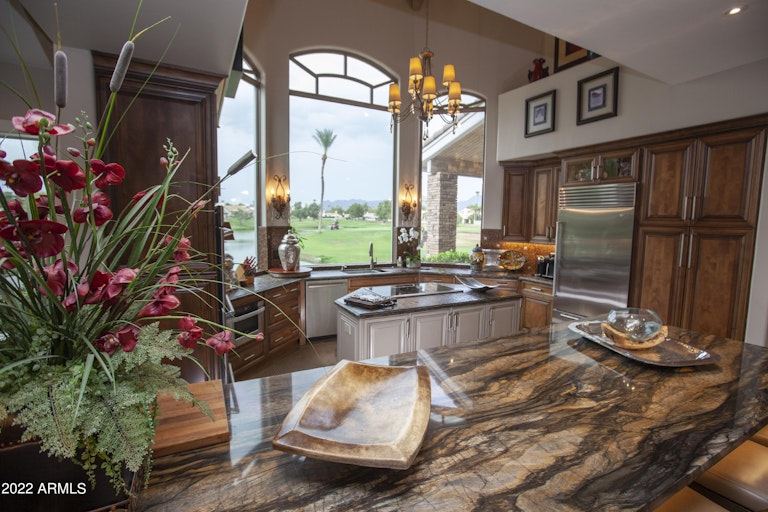 Photo 15 of 43 - 8190 E Kalil Dr, Scottsdale, AZ 85260