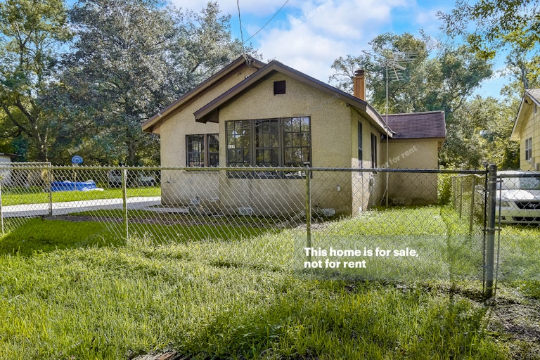 Photo 10 of 29 - 827 Dennison St, Jacksonville, FL 32254