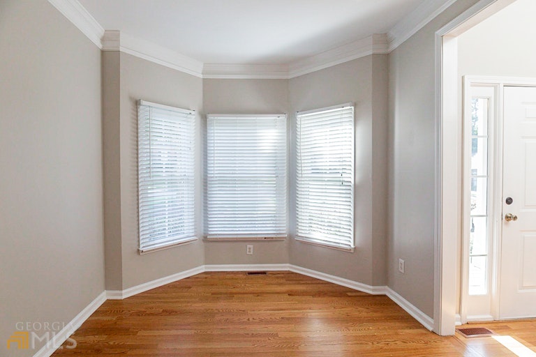 Photo 4 of 27 - 4292 Grand Oaks Dr NW, Kennesaw, GA 30144