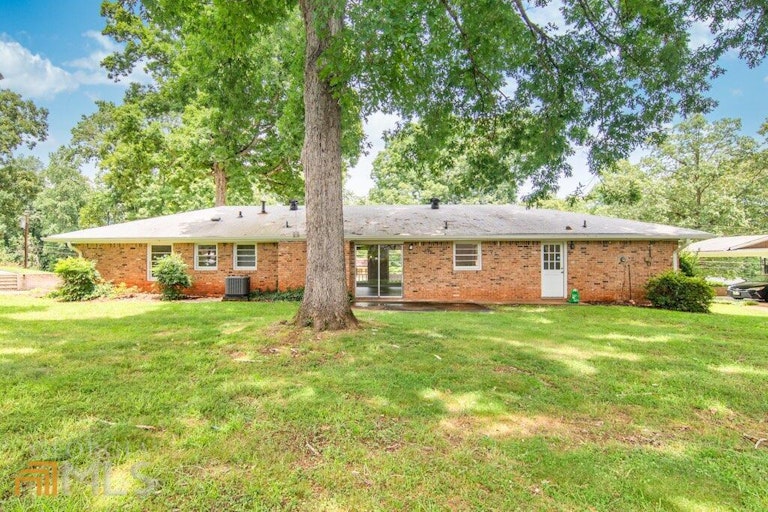 Photo 42 of 43 - 3811 Wake Forest Rd #3811, Decatur, GA 30034