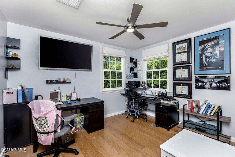 Photo 47 of 60 - 4641 Caritina Dr, Tarzana, CA 91356
