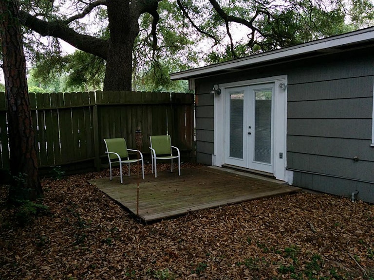 Photo 23 of 30 - 6326 Roos Rd, Houston, TX 77074