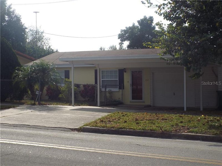 Photo 1 of 20 - 212 Shepard Ave, Dundee, FL 33838