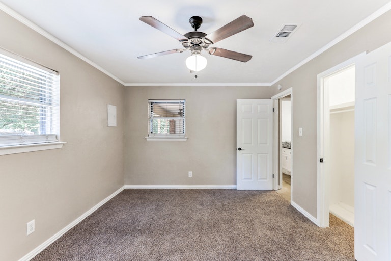 Photo 22 of 25 - 7008 Shauna Dr, North Richland Hills, TX 76180