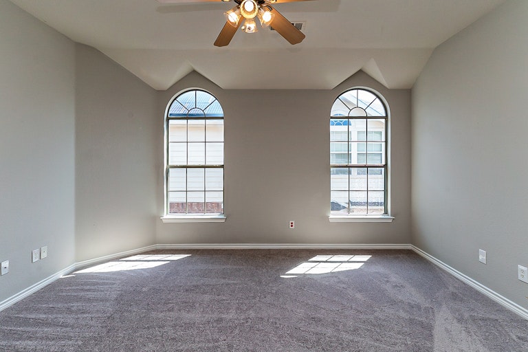 Photo 23 of 32 - 6813 White River Dr, Fort Worth, TX 76179