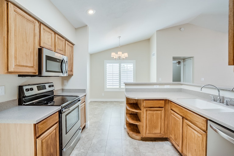 Photo 2 of 14 - 3217 N Ash Cir, Chandler, AZ 85224