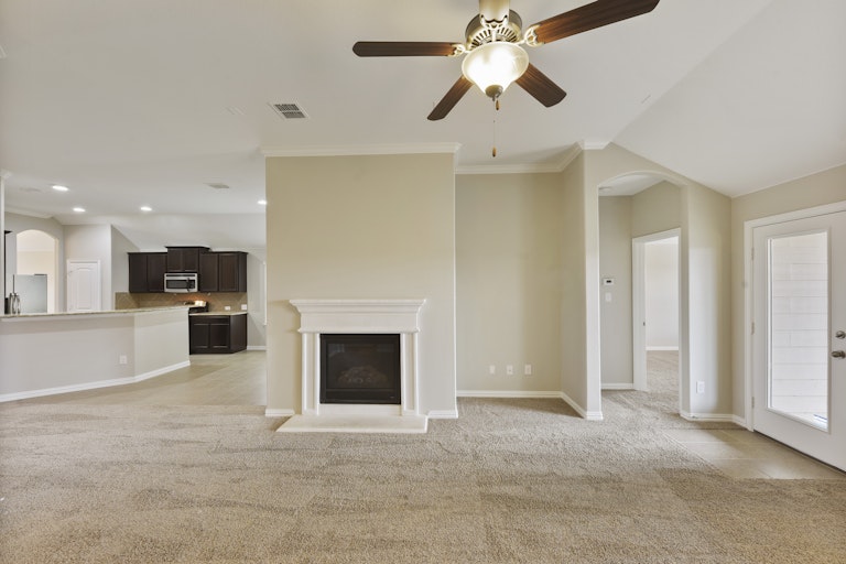 Photo 3 of 26 - 14313 Mariposa Lily Ln, Haslet, TX 76052