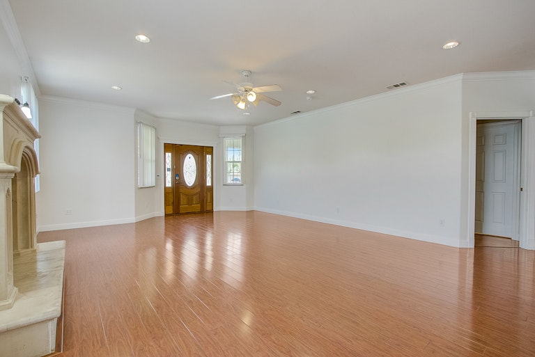 Photo 13 of 35 - 6928 Franela Way, Citrus Heights, CA 95621