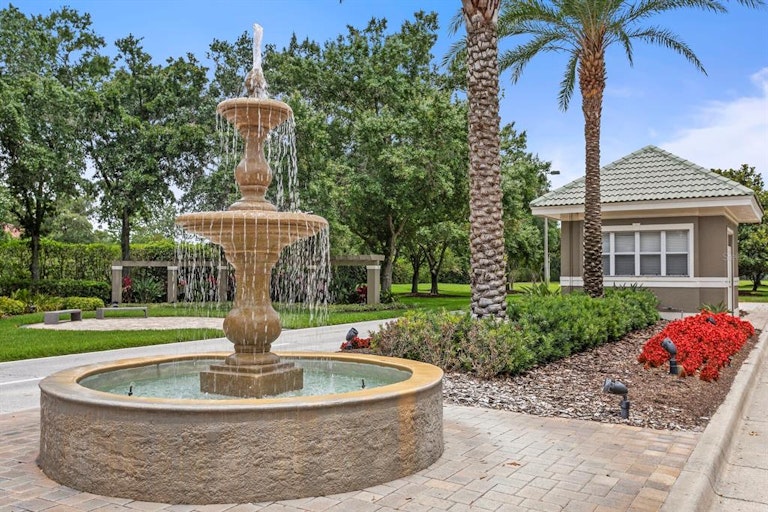 Photo 55 of 68 - 19139 Cherry Rose Cir, Lutz, FL 33558