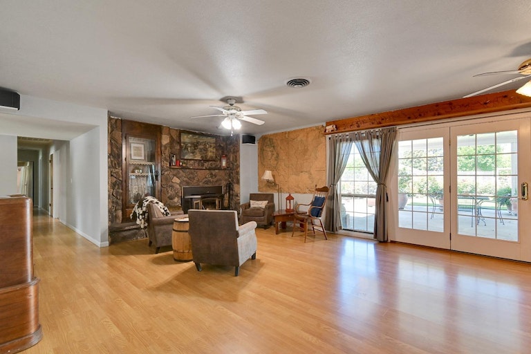 Photo 13 of 70 - 459 Wilder Ave, Yuba City, CA 95993