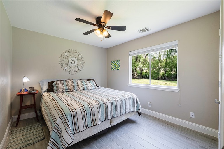 Photo 29 of 40 - 21004 Apache Plum Ln, Pflugerville, TX 78660