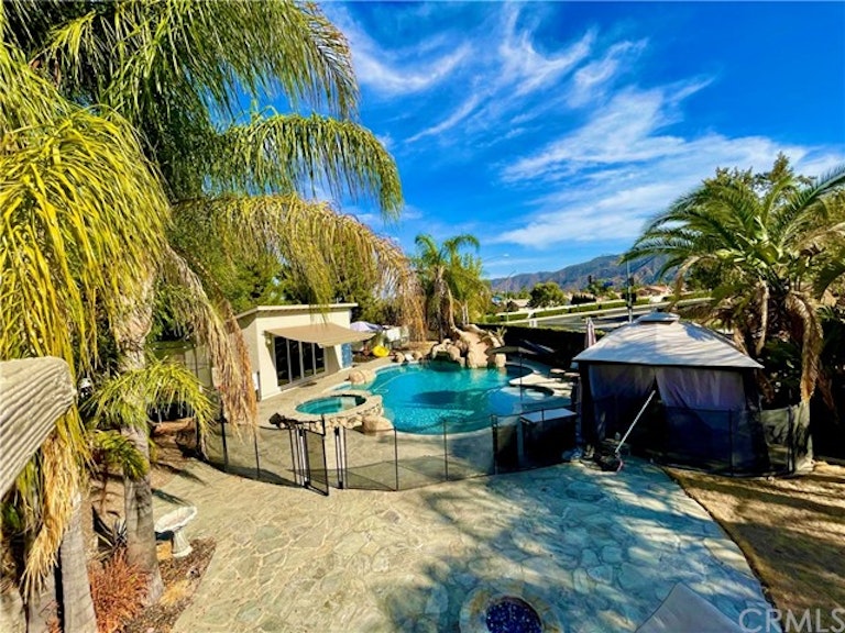 Photo 24 of 39 - 29132 Wayfarer Ct, Lake Elsinore, CA 92530