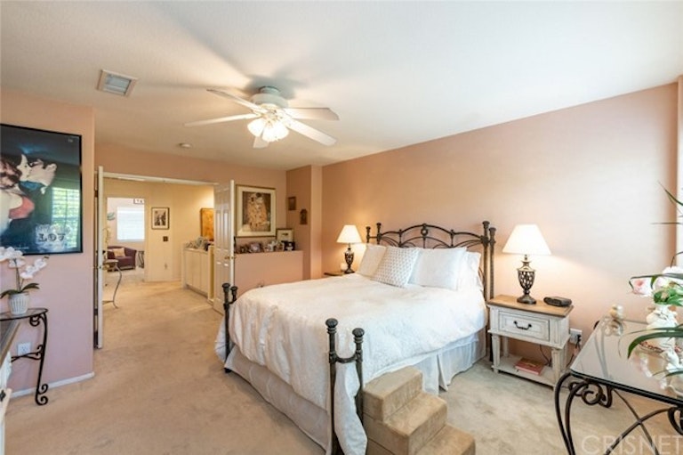 Photo 5 of 37 - 25773 Perlman Pl Unit F, Stevenson Ranch, CA 91381