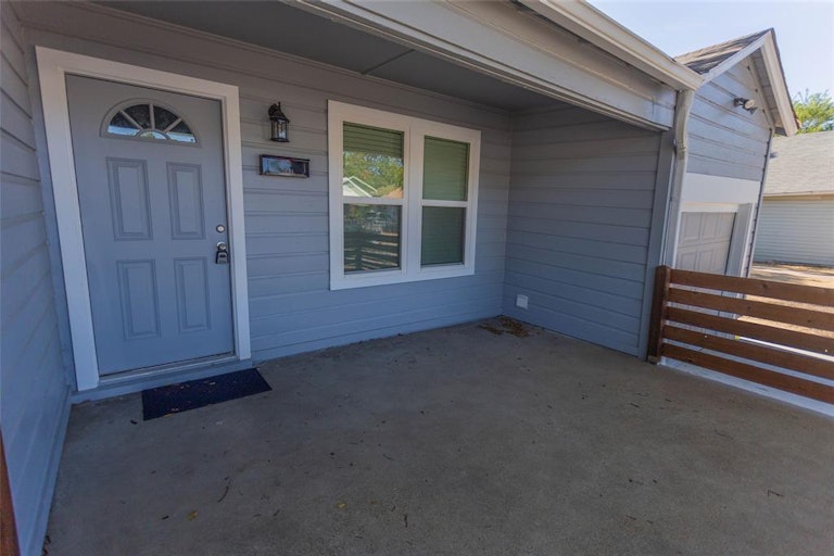 Photo 3 of 13 - 2015 May St, Fort Worth, TX 76110