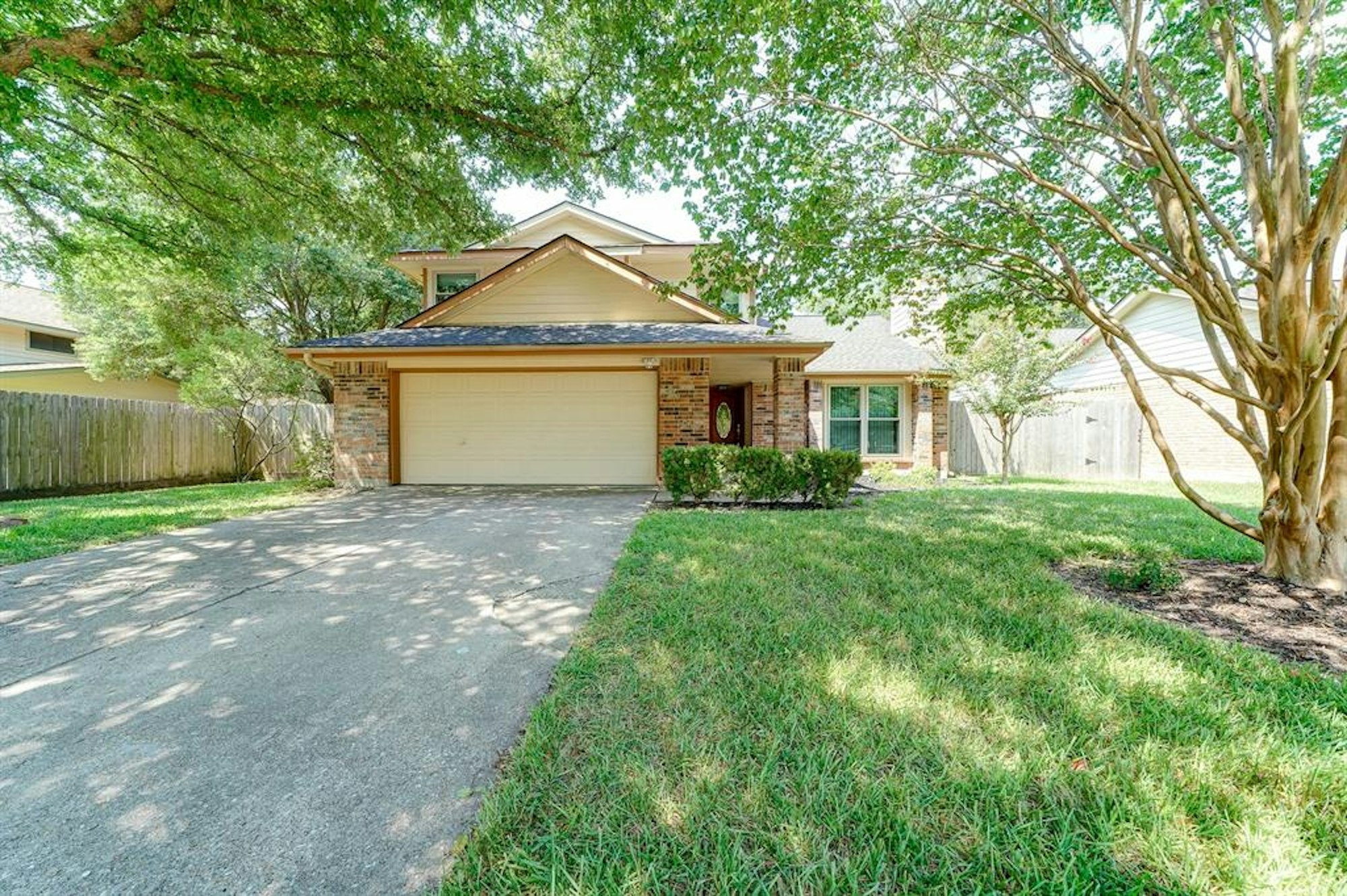 Photo 1 of 38 - 9715 Stableway Dr, Houston, TX 77065
