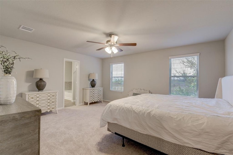 Photo 7 of 10 - 1518 Barcelona Way, Baytown, TX 77520