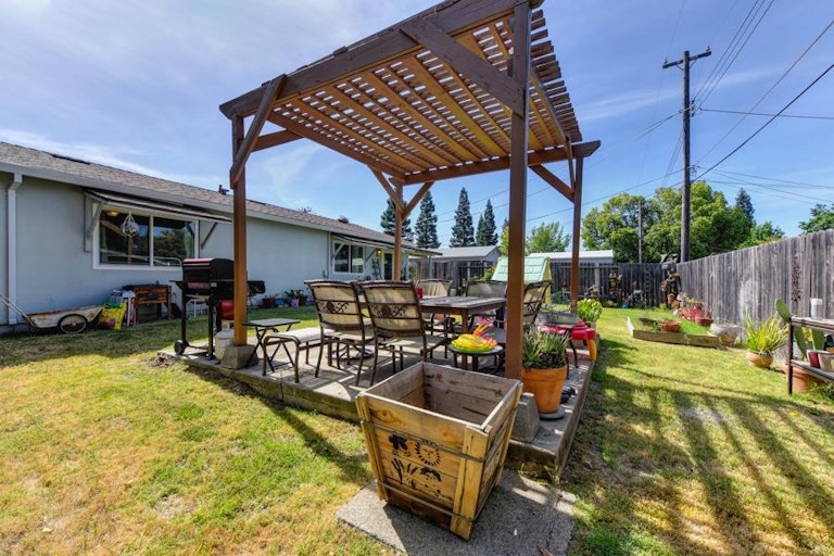 Photo 29 of 31 - 4137 California Ave, Carmichael, CA 95608