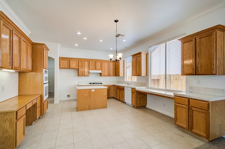 Photo 16 of 28 - 9405 Moondancer Cir, Roseville, CA 95747