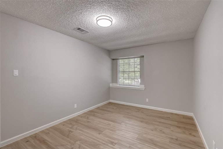 Photo 40 of 46 - 14002 Cedar Point Dr, Houston, TX 77070