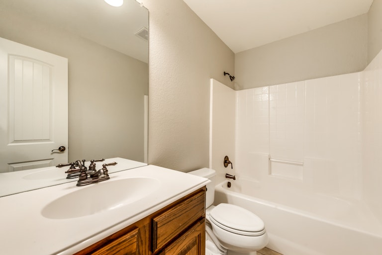 Photo 23 of 27 - 938 Mazatlan Dr, Arlington, TX 76002