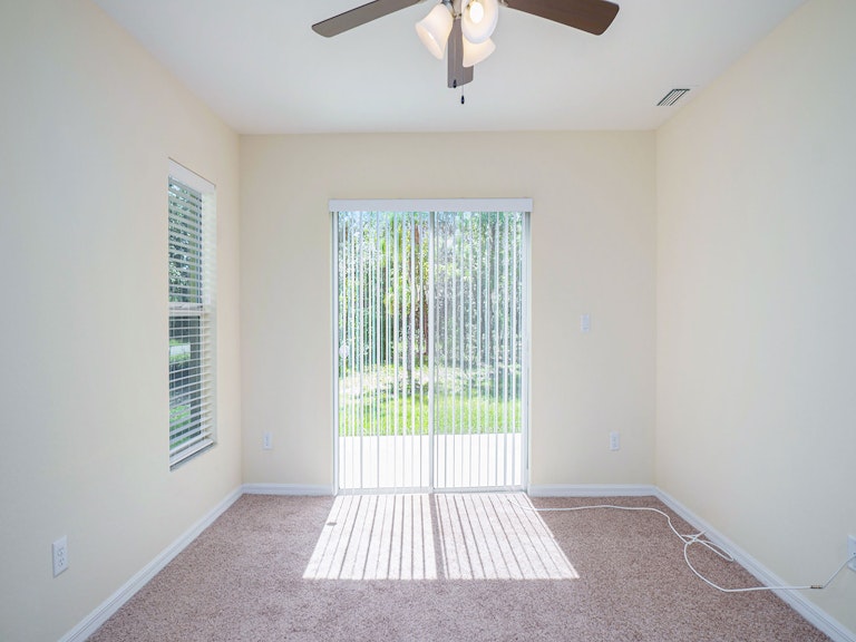 Photo 10 of 17 - 14463 Duck Hawk Rd, Weeki Wachee, FL 34614