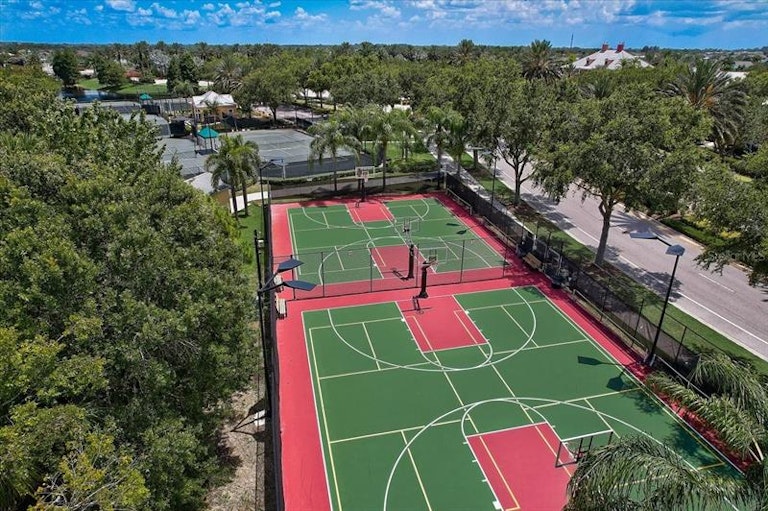 Photo 61 of 64 - 511 Winterside Dr, Apollo Beach, FL 33572