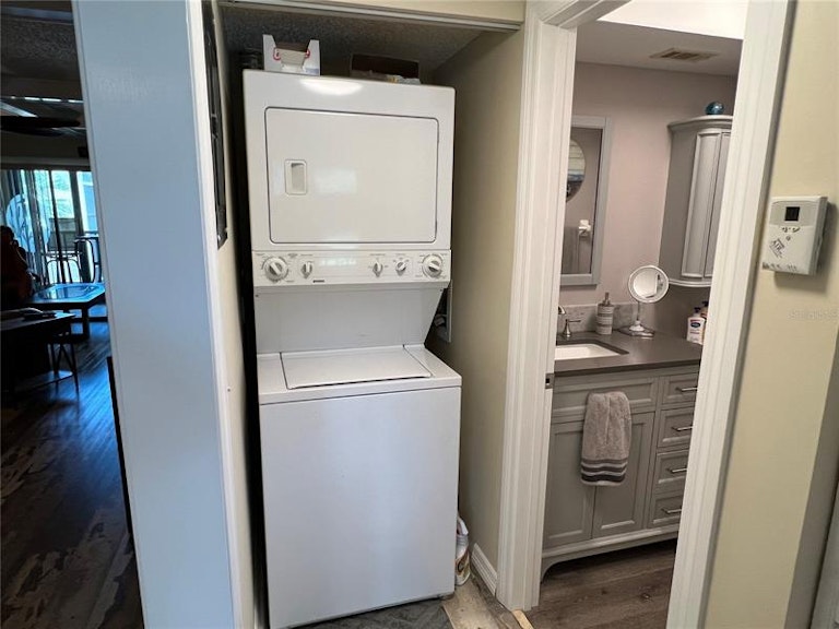 Photo 26 of 40 - 635 30th Ave W Unit F306, Bradenton, FL 34205