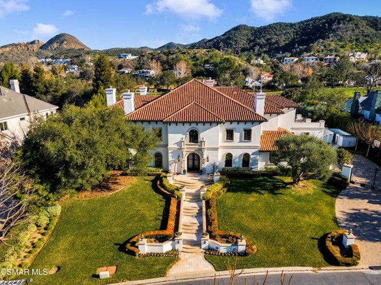 Photo 61 of 80 - 208 W Stafford Rd, Thousand Oaks, CA 91361