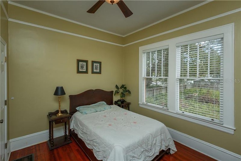 Photo 9 of 24 - 803 E 2nd St, Sanford, FL 32771