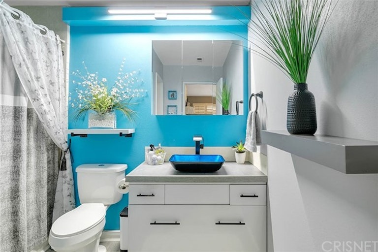 Photo 17 of 38 - 15904 Ada St, Canyon Country, CA 91387