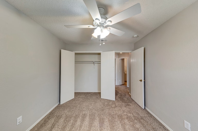 Photo 20 of 27 - 909 Ryanfield Ct, Burleson, TX 76028